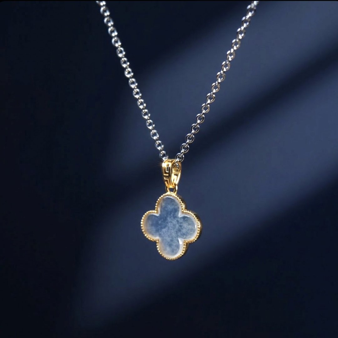 冰种翡翠幸运草项链 18K 金 | 天然缅甸玉 A 货翡翠 | 送礼 - 项链 - 玉石 白色