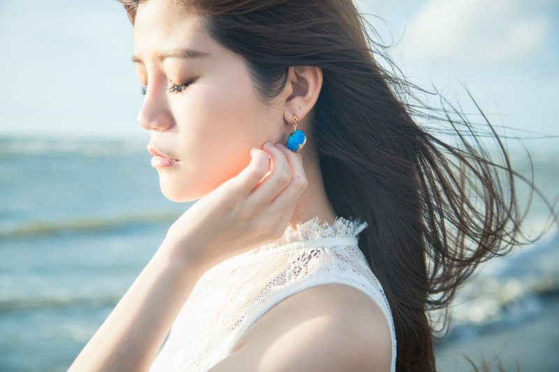 美人鱼系列-蓝眼泪 / 手作耳环 贝壳 - 耳环/耳夹 - 其他材质 蓝色