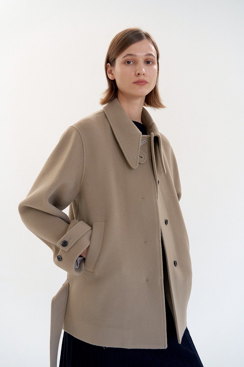 燕子领海军风大衣 卡及色 - 女装休闲/机能外套 - 羊毛 卡其色