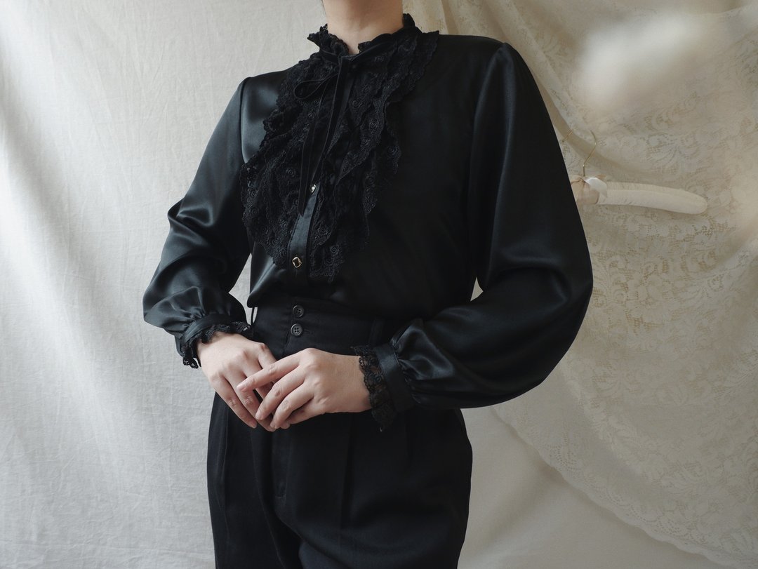 Vintage Black Long Sleeve Blouse With Ruffled Lace Detail - 女装上衣 - 聚酯纤维 黑色