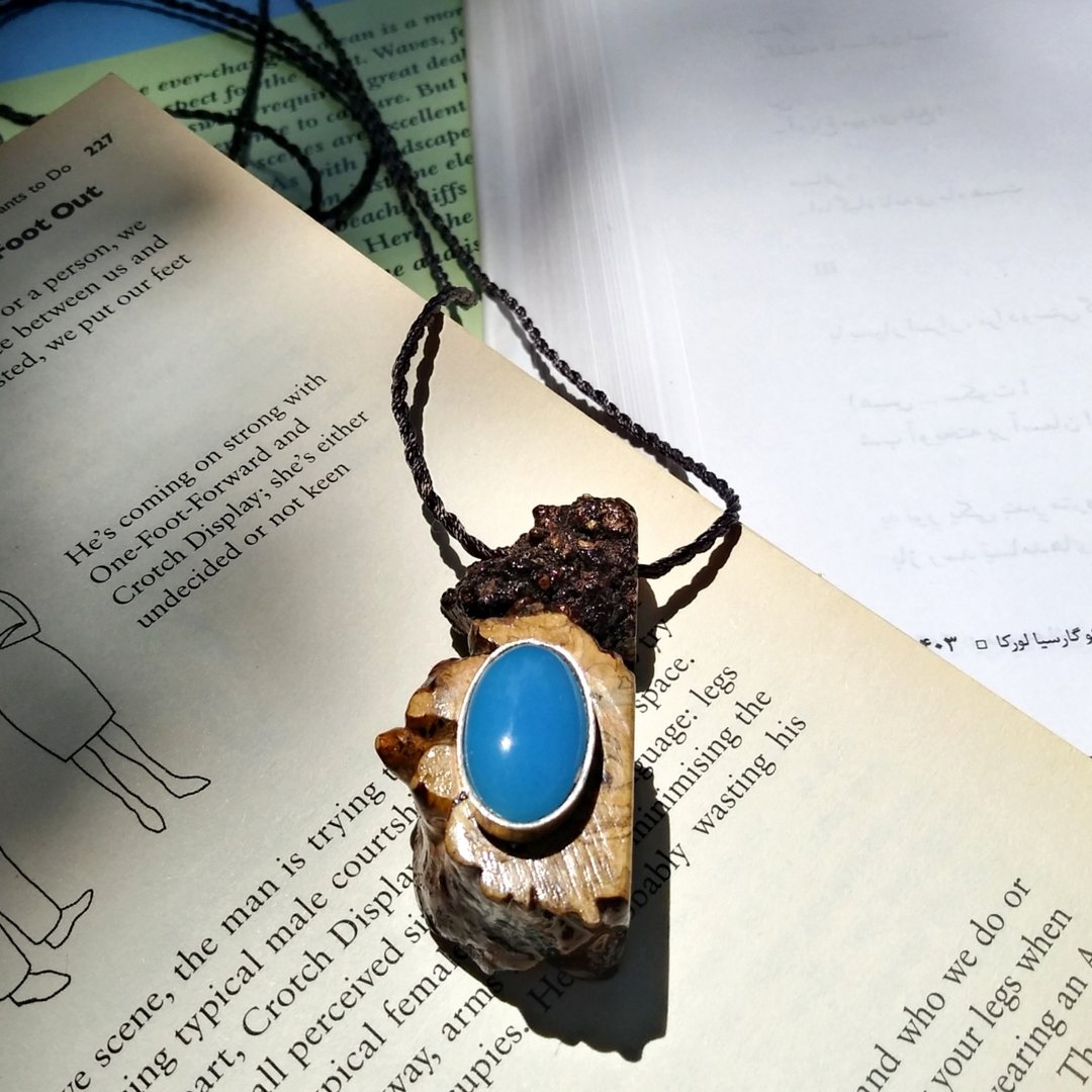 Wooden handmade pendant. Blue Stone . Stone frame is silver.  Special wooden nec - 项链 - 木头 