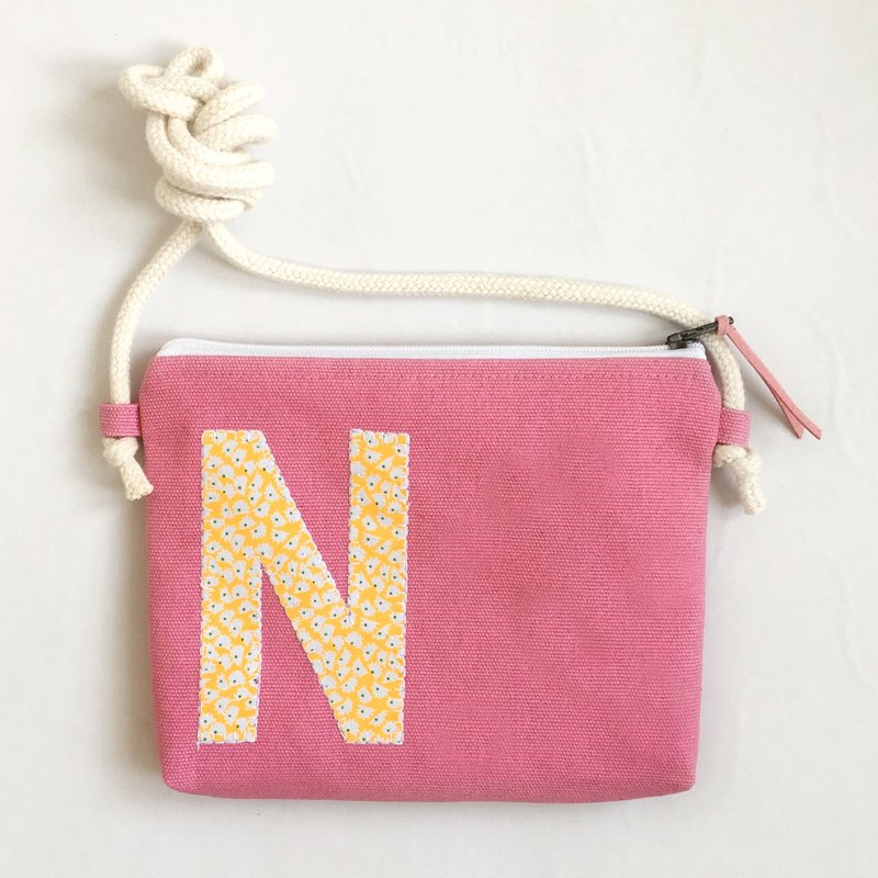 AlphaBAG ZipS 手工帆布小小斜背拉链包 自选 专属字母 布色搭配 - 背包/袋子 - 棉．麻 粉红色