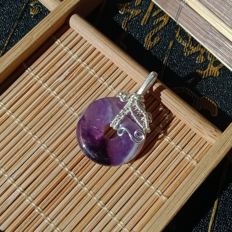 佚名山河。项链。葡萄。紫水晶平安扣。金属编织。含链 - 项链 - 宝石 紫色