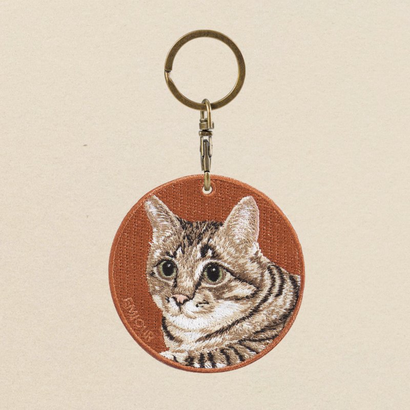 EMJOUR 双面刺绣吊饰 - 虎斑猫 | 仿真刺绣 - 吊饰 - 绣线 咖啡色