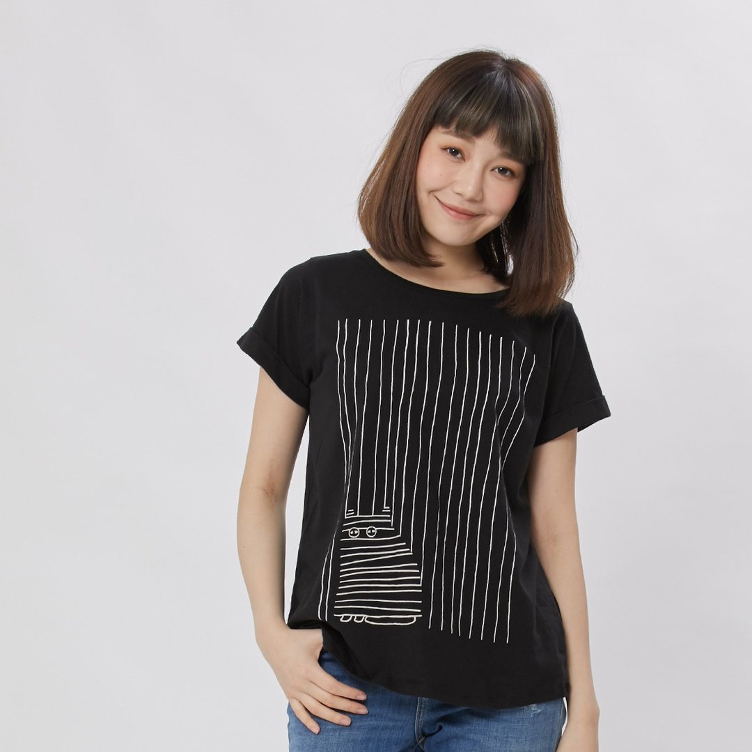 躲貓貓短袖寬版方袖女T/黑 - 女装 T 恤 - 棉 黑色