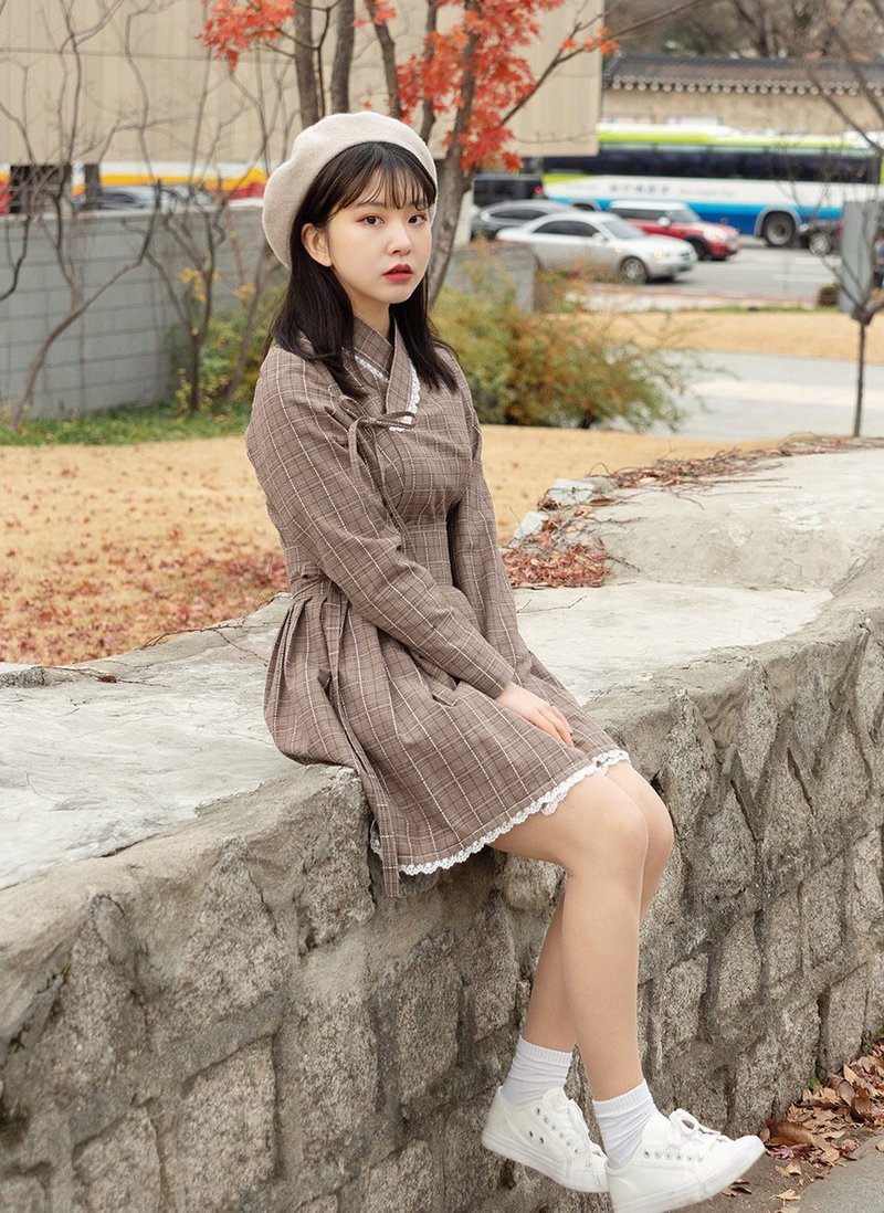 【优惠】心跳事 │韩风-크레용│生活韩服-连身裙 - 洋装/连衣裙 - 聚酯纤维 卡其色