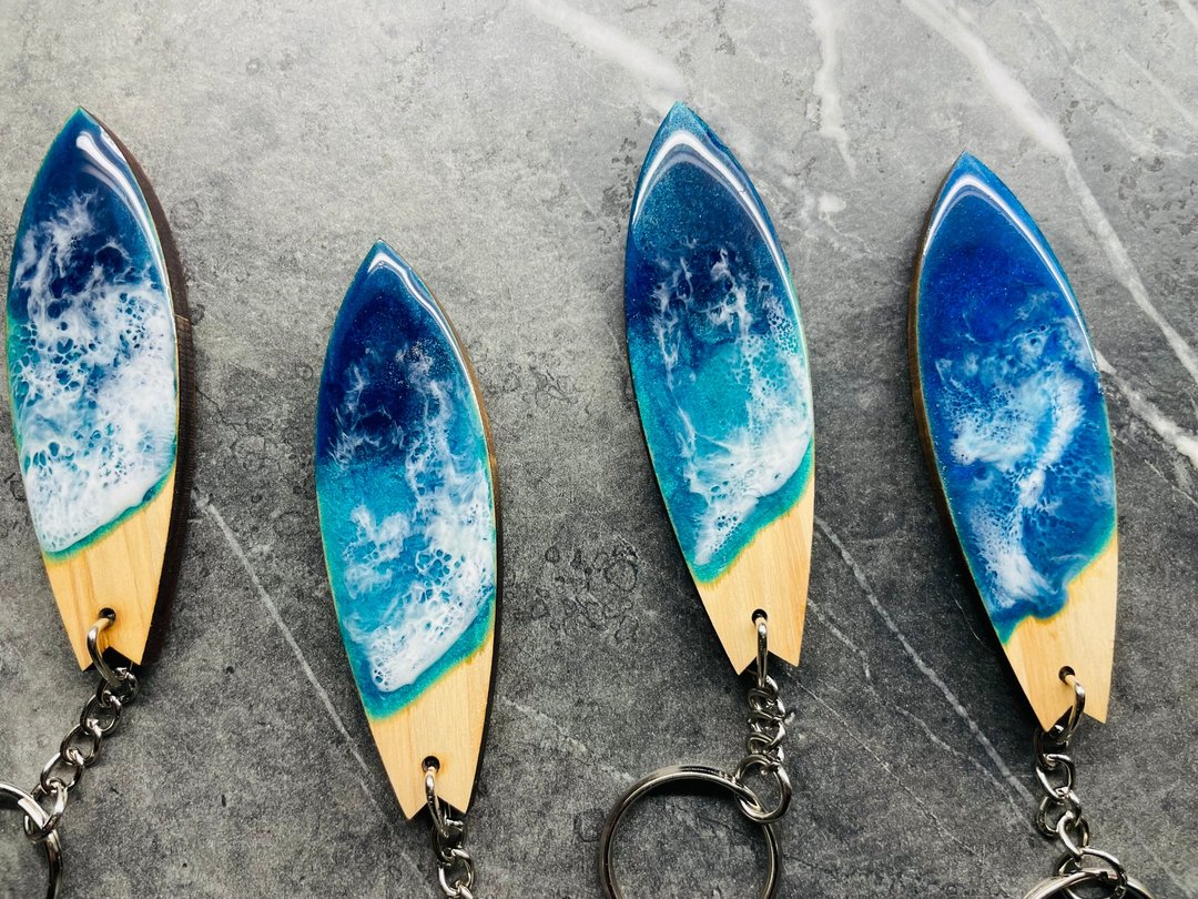 桧木海浪冲浪板吊饰 40 个 - 钥匙链/钥匙包 - 木头 蓝色