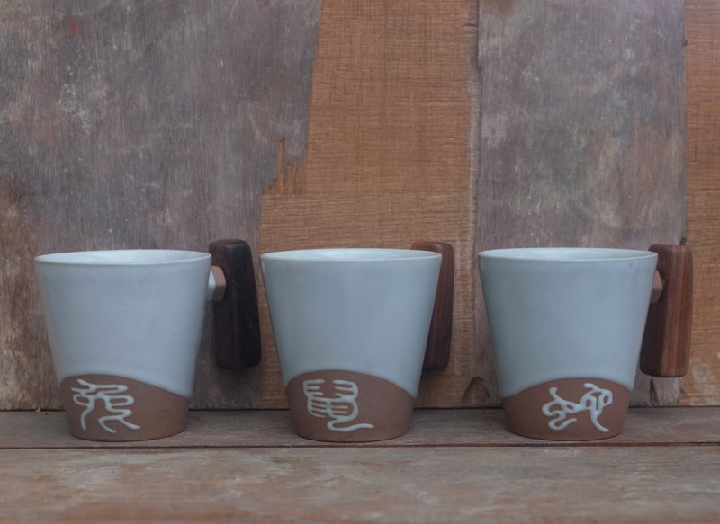 青瓷汝窑 生肖 原木把茶杯 含陶盖 陶茶杯陶杯长辈送礼新婚礼物 - 茶具/茶杯 - 陶 白色