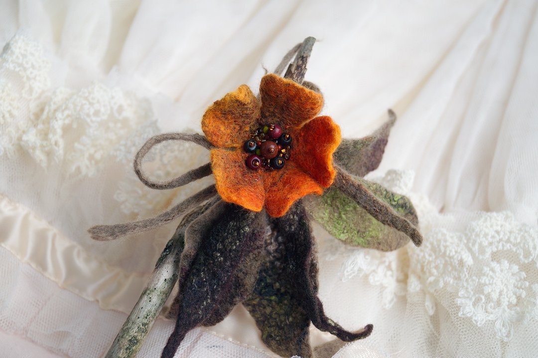 Textile brooch,felt brooch,flower,brooch flower,small flower,orange flower, - 胸针 - 羊毛 橘色