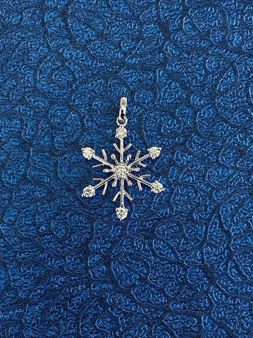 冬日限定**雪花的祝福**天然钻石坠饰 - 项链 - 钻石 银色
