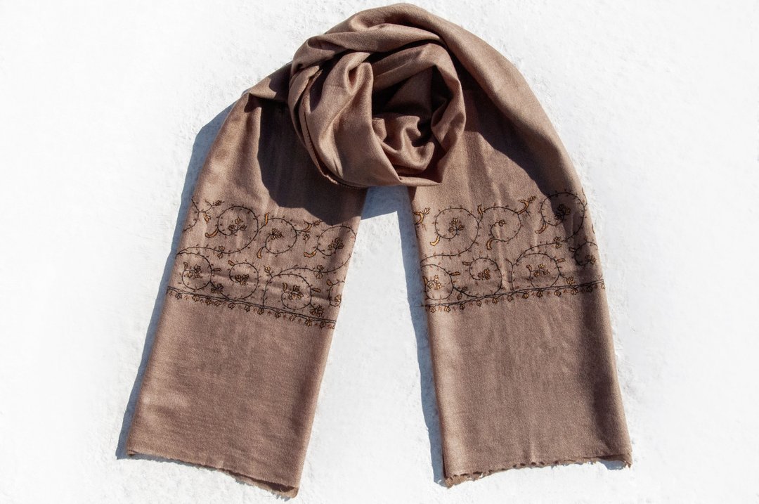 喀什米尔Cashmere/羊绒围巾/纯羊毛围巾披巾/戒指绒披肩-刺绣花朵 - 围巾/披肩 - 羊毛 多色