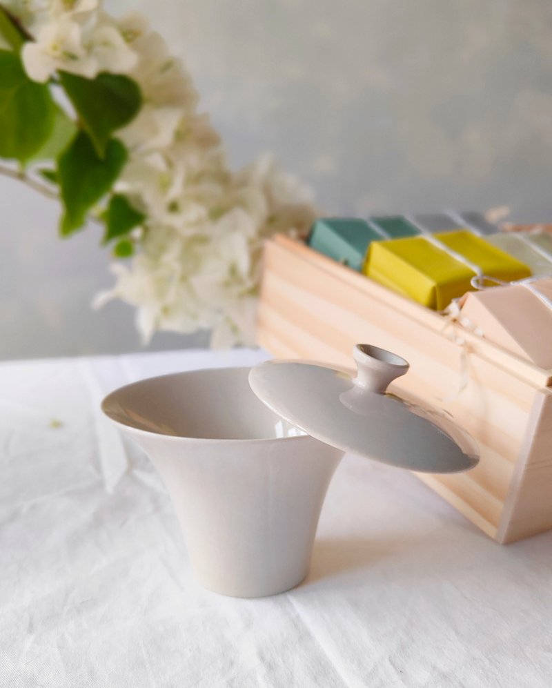 奶白盖碗与3款独特茶品 - 茶 - 纸 白色