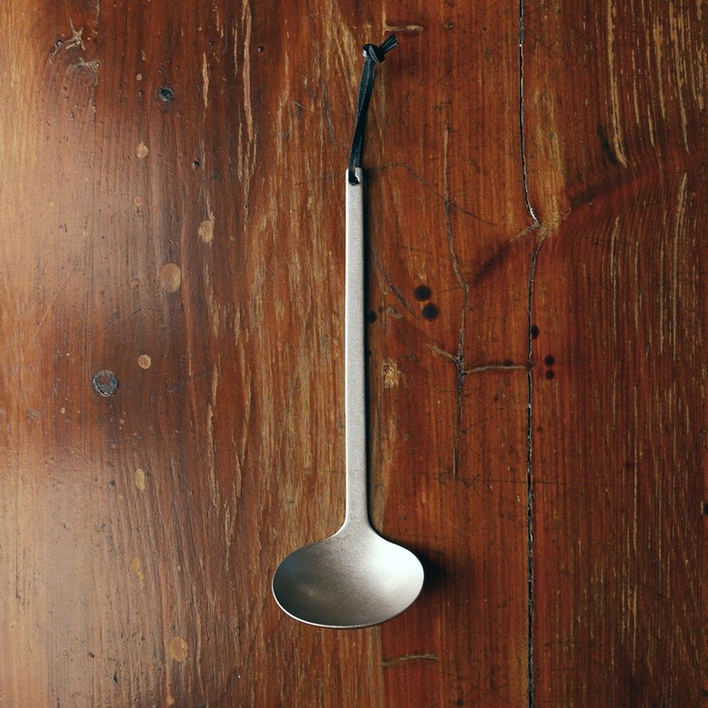 日本相泽工房 AIZAWA 日本制18-8不锈钢旧化处理一体成形汤勺-小 - 汤勺/锅铲 - 不锈钢 银色