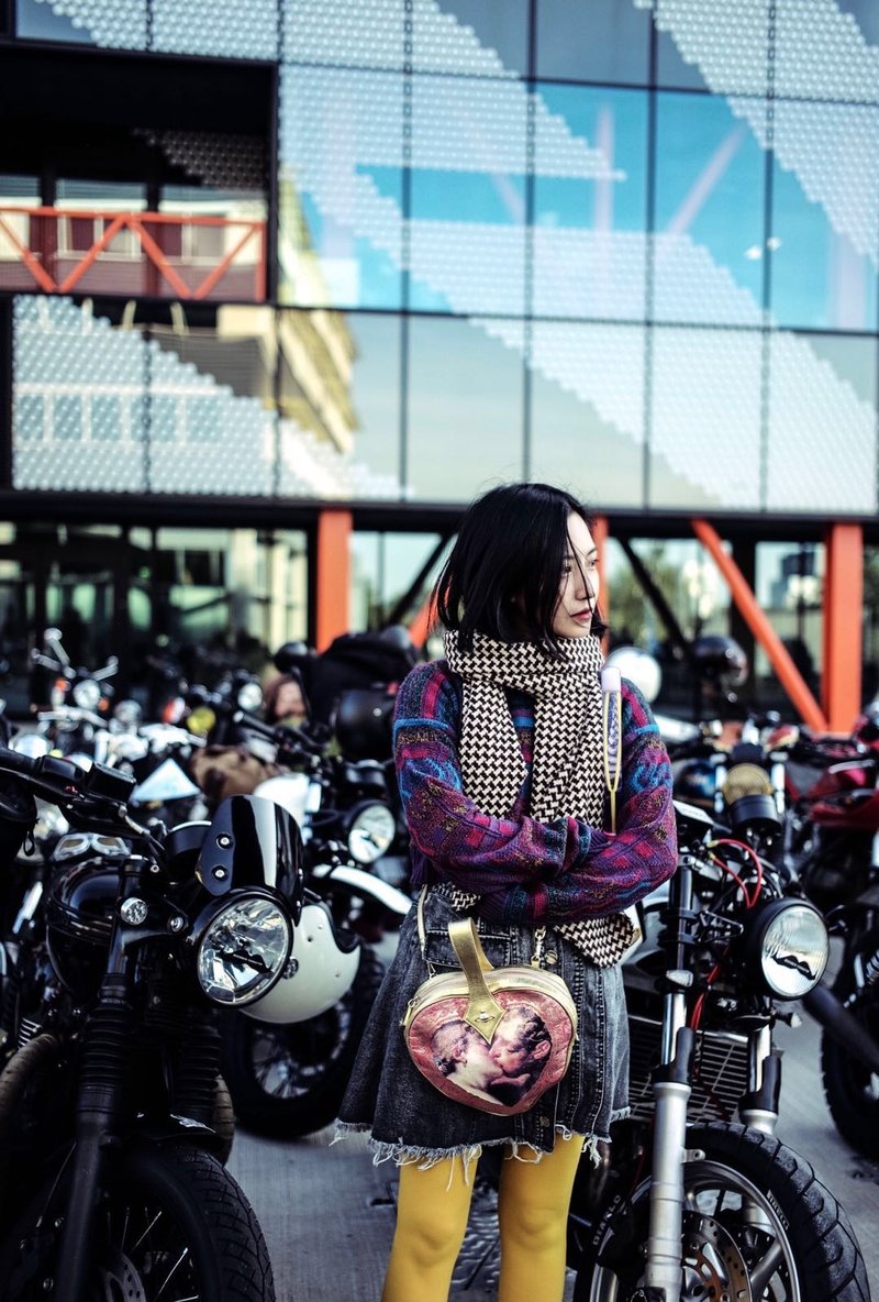 【Growing Pains】蓝色条纹古着毛衣 [圣诞节/創意禮物/生日禮物] - 女装上衣 - 纸 蓝色