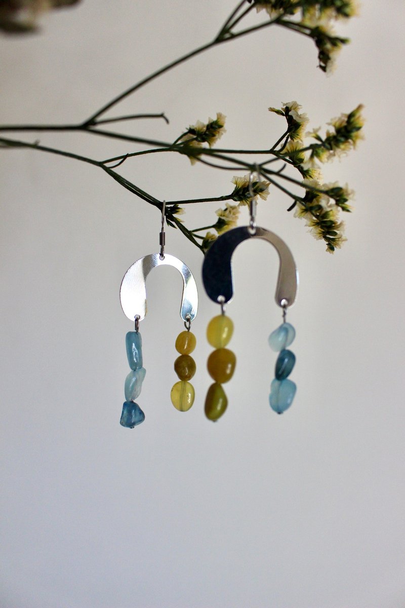 苍・手工天然石水晶耳环(魔鬼海蓝宝/黄澳宝)・生日/情人节/圣诞 - 耳环/耳夹 - 水晶 蓝色