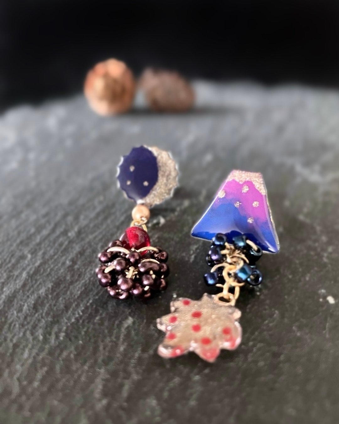 枫叶、月亮与富士山。 耳环/耳夹 - 耳环/耳夹 - 塑料 蓝色