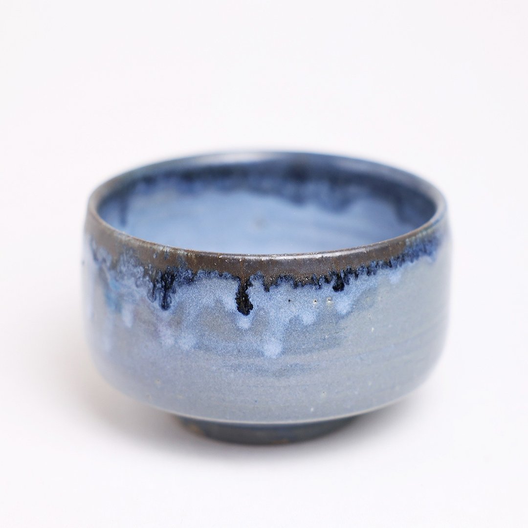 明芽窑 l 柴烧灰釉蓝彩茶碗 蓝 深蓝 陶器 陶艺品 搜藏品 H7 - 茶具/茶杯 - 陶 蓝色