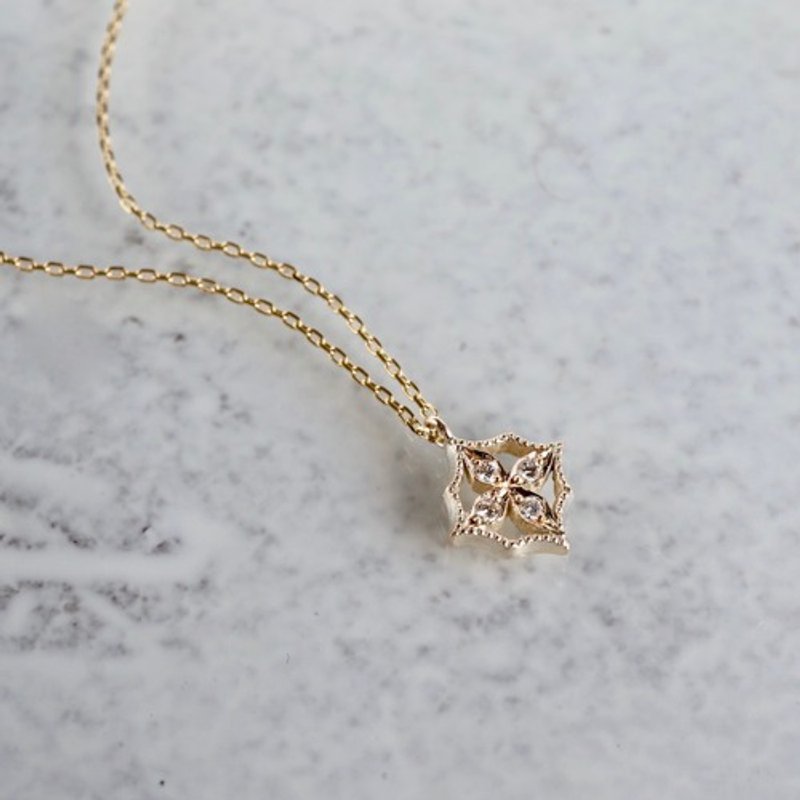 4 petal flower necklace Ⅰ[P064K10YG] - 项链 - 其他金属 