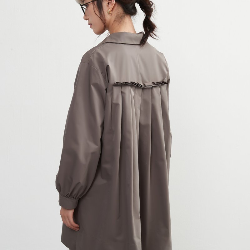 背面折边长袖束腰外衣衬衫夹克，附口袋 - 女装休闲/机能外套 - 聚酯纤维 卡其色