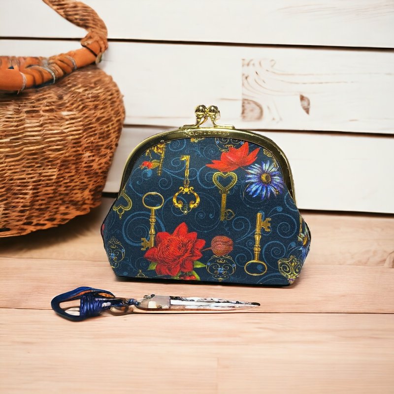 新年福袋_艾拉蔓手工圆框口金万用包_花钥-深蓝 - 侧背包/斜挎包 - 棉．麻 