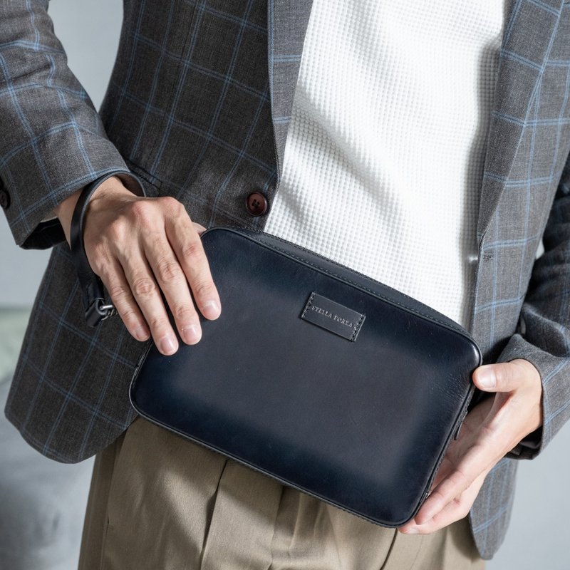 【礼物/新品】渐层方形手拿包－Petrichor 氤氲 - 手拿包 - 真皮 黑色