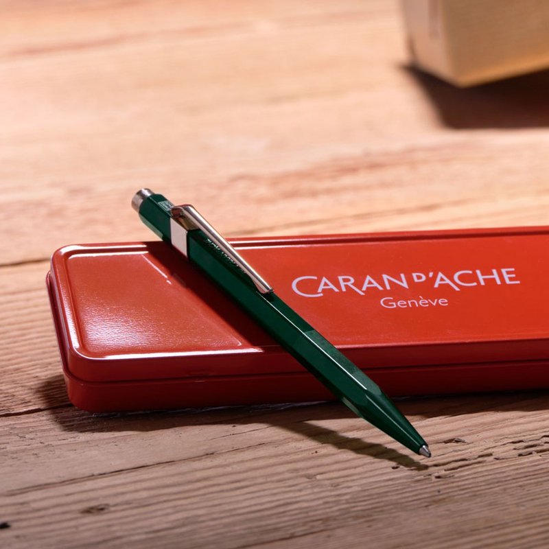 【圣诞礼盒】CARAN D'ACHE卡塔尔 奇幻森林 森林绿原子笔 金属礼盒 - 圆珠笔/中性笔 - 其他金属 