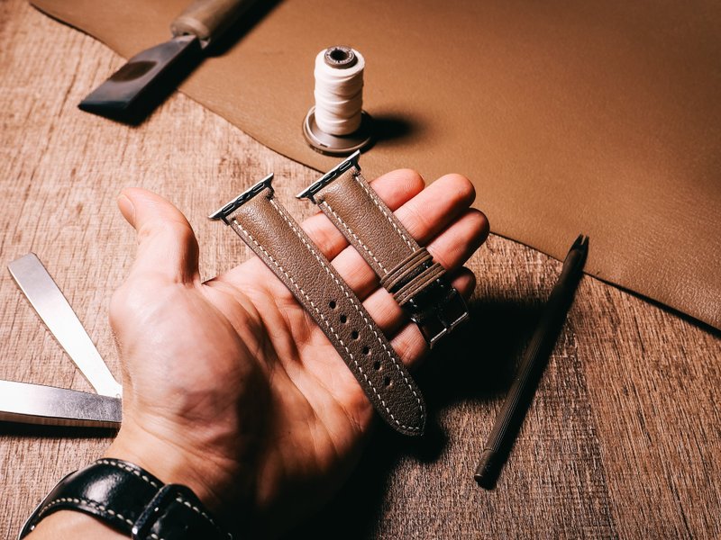 【定制化 圣诞礼物】法国羊皮 手缝经典表带・Apple Watch - 表带 - 真皮 多色