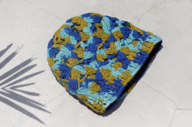 圣诞市集 交换礼物 圣诞节礼物 限量手工 手织纯羊毛帽 / 针织毛帽 / 内刷毛手织毛帽 / 毛线帽 (made in nepal) - 北欧渐层天空与草地 双层编织彩虹花朵风 - 帽子 - 羊毛 多色