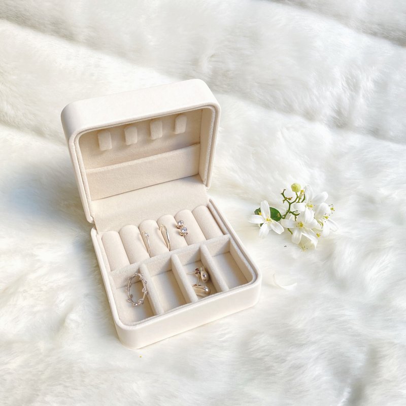 Classy Big Travel Jewelry Box (ivory color) - 其他 - 人造皮革 白色
