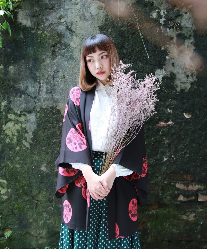 Back to Green::日本带回和服 羽织 血月之花 //男女皆可穿// vintage kimono (KI-64) - 女装休闲/机能外套 - 丝．绢 