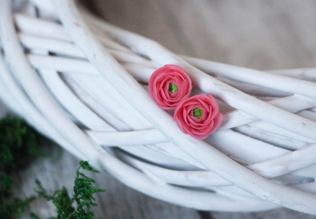 Flower earrings - 耳环/耳夹 - 其他材质 粉红色