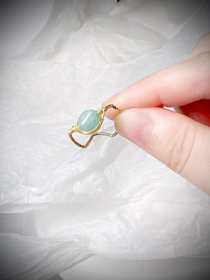 C&W 天然绿草莓水晶18k金不规则几何直角弯曲戒指戒环 - 戒指 - 玉石 金色