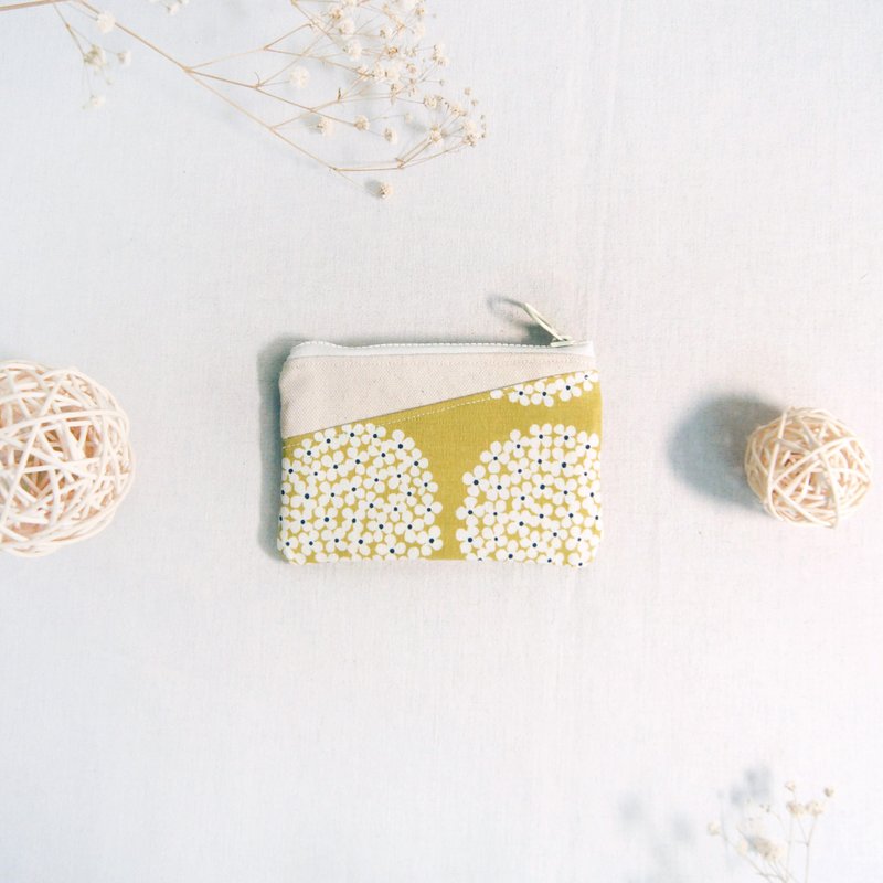现货手作花花零钱包小钱包收纳包-黄底(附圣诞礼物包装) - 零钱包 - 棉．麻 黄色