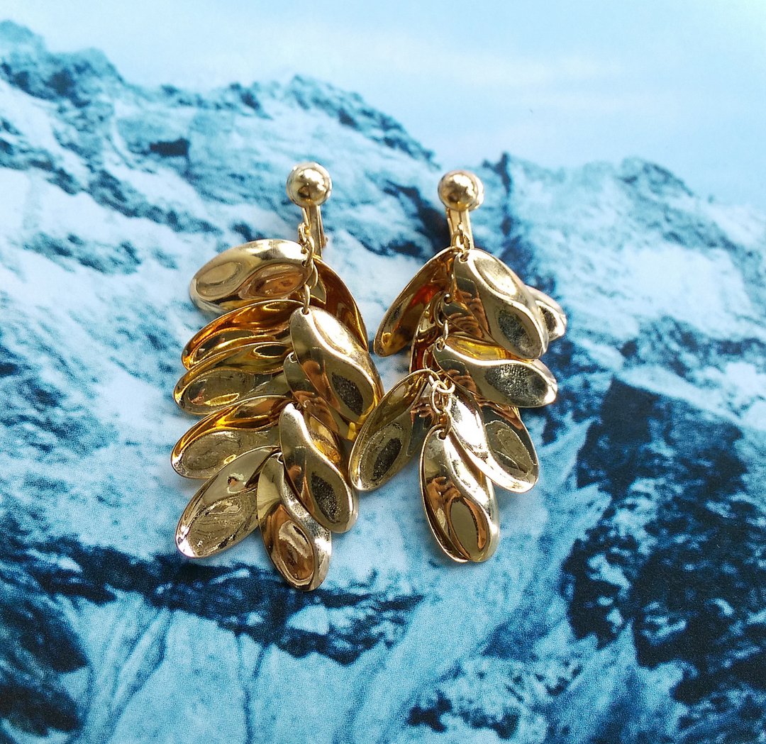 【西洋古董饰品 】金色调 垂坠叶片 夹式耳环 - 耳环/耳夹 - 其他材质 金色