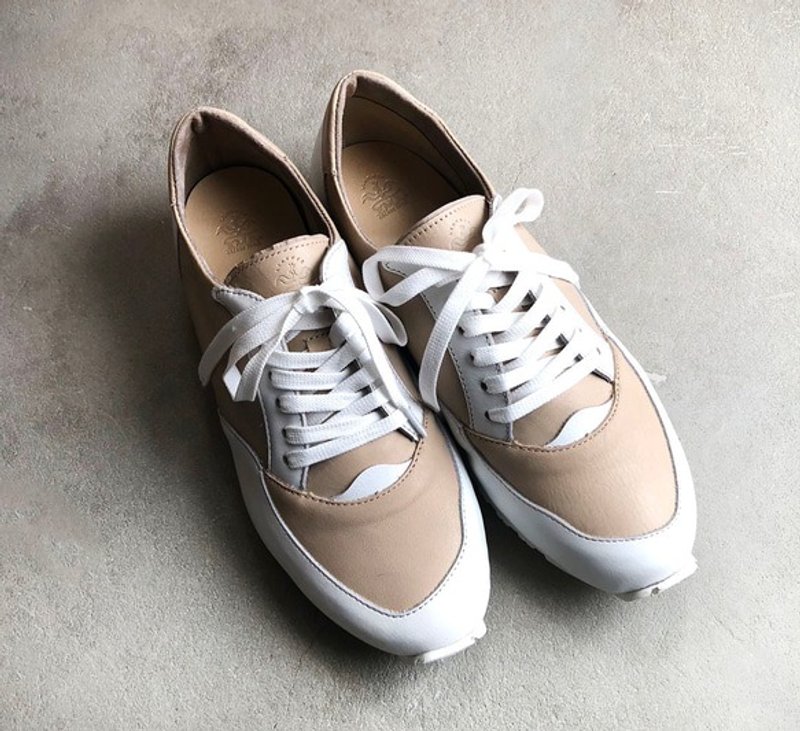 【订单后手工制作】宽楦却显纤细 舒适好穿 本革成人男女同款运动鞋 / 米白×白 - 女款运动鞋/球鞋 - 真皮 卡其色