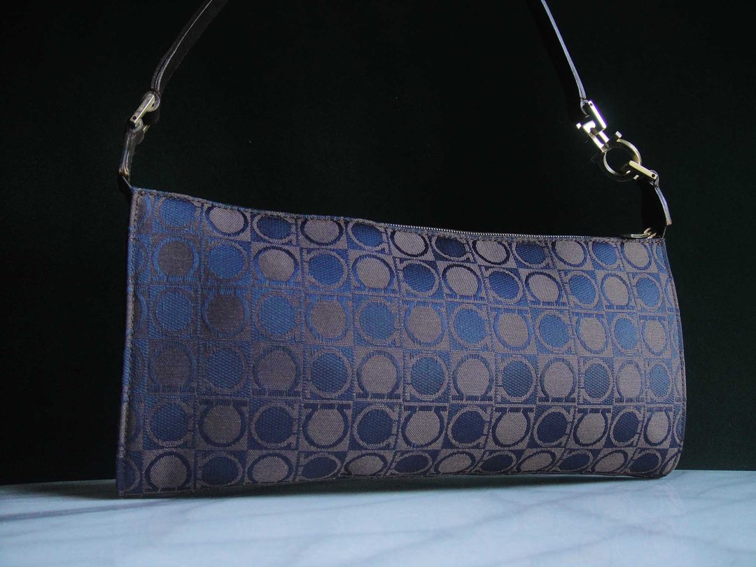 【老时光 OLD-TIME】早期二手老包Salvatore Ferragamo肩背包 - 收纳用品 - 其他材质 多色