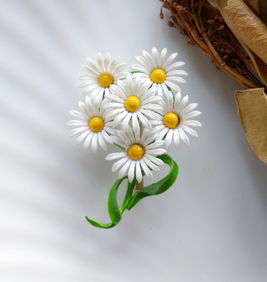 Vintage Jewelry  立体 白雏菊 珐琅花 花卉 别针  胸针 - 徽章/别针 - 其他材质 金色