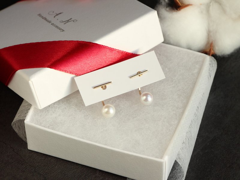 14kgf- straight bar × back pearl pierced earrings - 耳环/耳夹 - 其他金属 金色