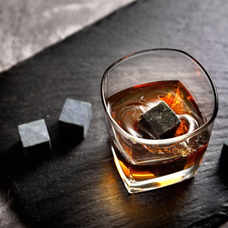 威士忌 墨玉冰砖(大方块) | 快速醒酒(可重复使用) 绒布袋+礼盒 - 酒杯/酒器 - 玉石 