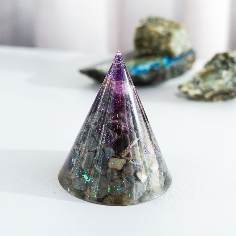 【拉长石、紫晶】奥根水晶能量塔 Orgonite 6 cm - 摆饰 - 水晶 紫色
