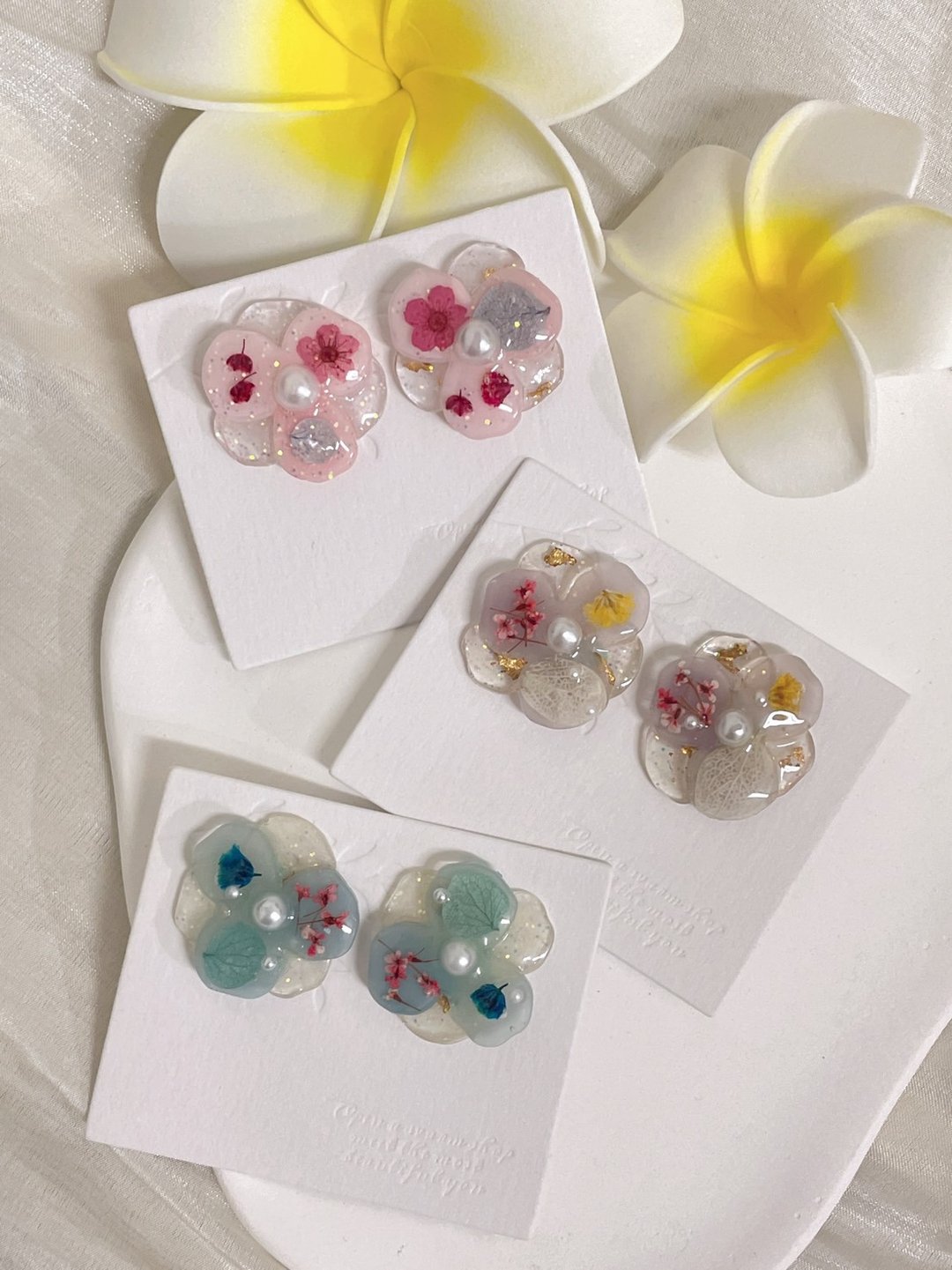 艾莉儿手作//绝美!嫩粉紫绿色系绣球花干燥花封入耳针耳环 - 耳环/耳夹 - 其他金属 粉红色