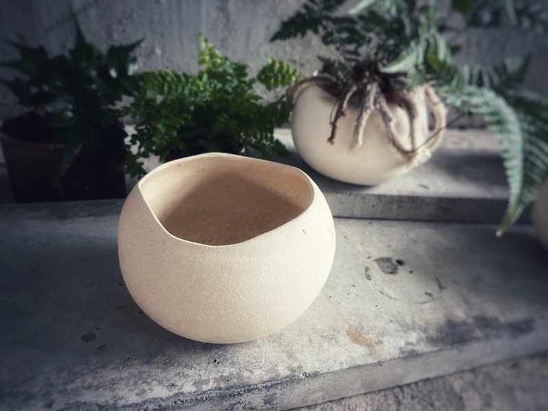 白陶之舞盆器 / 白垩纪恐龙蛋花盆 - 浅米球卵 - 植栽/盆栽 - 陶 白色