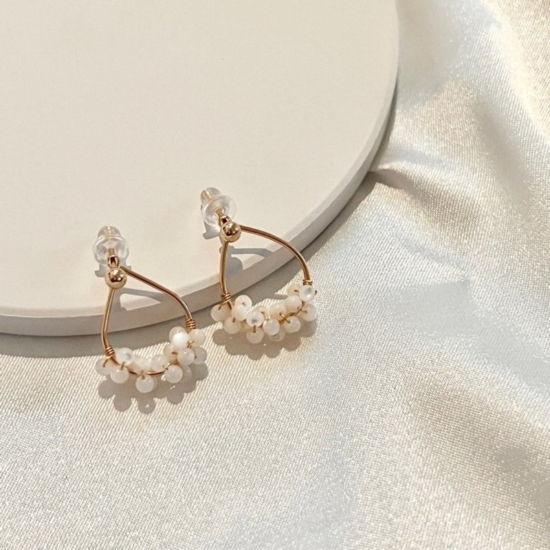 14KGF l 2way l 泡泡浴 l 珍珠白蝶贝耳环 - 耳环/耳夹 - 贵金属 白色