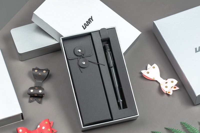 LAMY 原子笔 黑线圈笔袋礼盒 / SAFARI 系列 - 限量 极黑 - 圆珠笔/中性笔 - 塑料 黑色