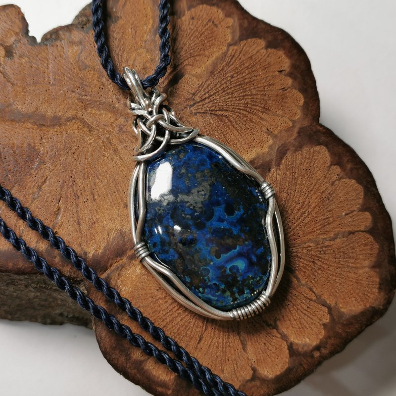 靛色蓝铜矿-纯银编设计坠/搭配防水蜡线项链 - 项链 - 半宝石 蓝色