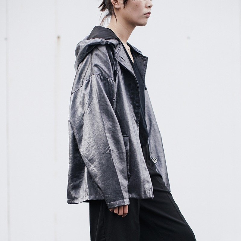 黑灰色 Starman 光感雨人 oversize连帽风衣男女情侣同款酷炫外套 - 女装西装外套/风衣 - 聚酯纤维 灰色