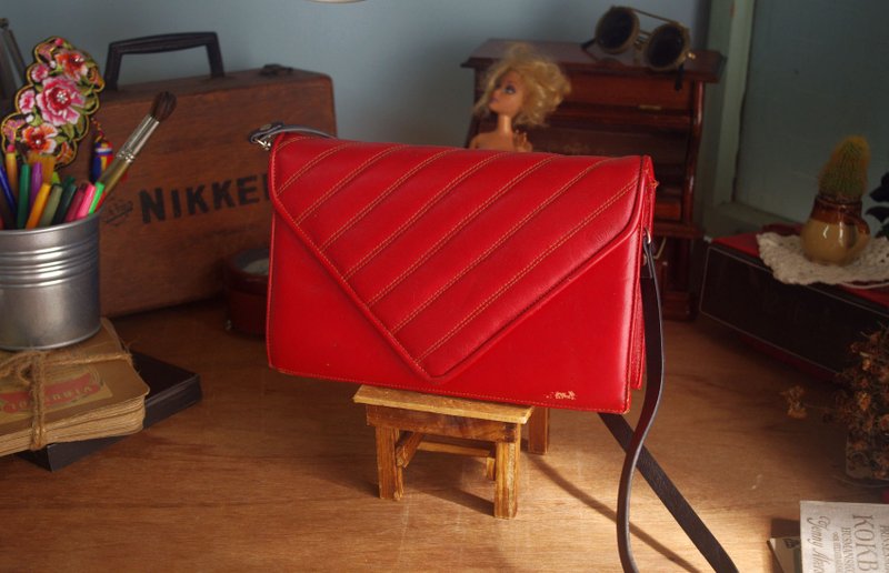 4.5studio-北欧古着古董包-60tal 红色贝壳压纹侧背方包 - 侧背包/斜挎包 - 真皮 红色
