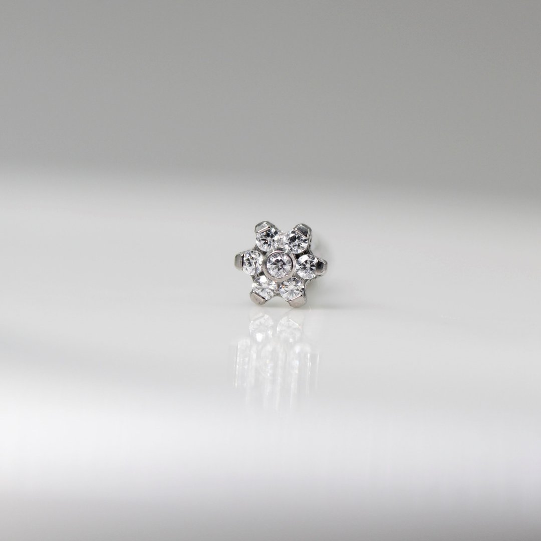 【SWS饰品】雪花造型耳骨环 粗针1.2mm 单支贩售 医疗钢 转珠耳环 - 耳环/耳夹 - 不锈钢 银色