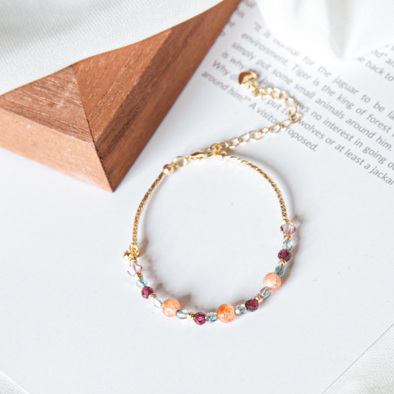 小日常NEW 金草莓太阳石-石榴石-水晶-14k包金材料 母亲节礼物客 - 手链/手环 - 其他金属 橘色