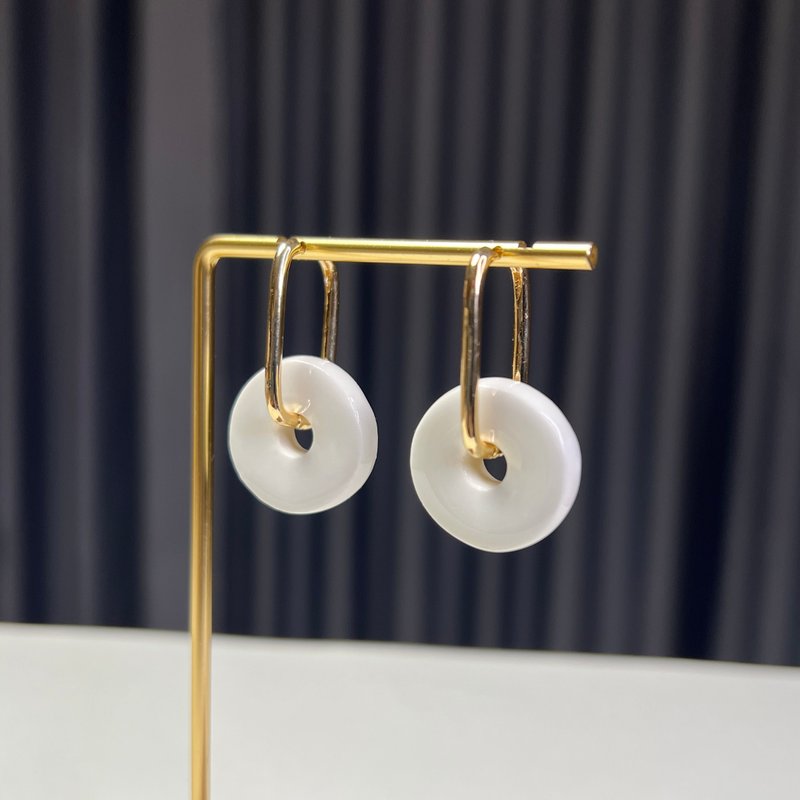 Urban Chic 白瓷耳环 Circle Loop  圣诞 派对 礼物 包装 - 耳环/耳夹 - 瓷 白色